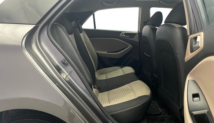 2020 Hyundai Elite i20 MAGNA PLUS 1.2, Petrol, Manual, 1,08,545 km, Right Side Rear Door Cabin