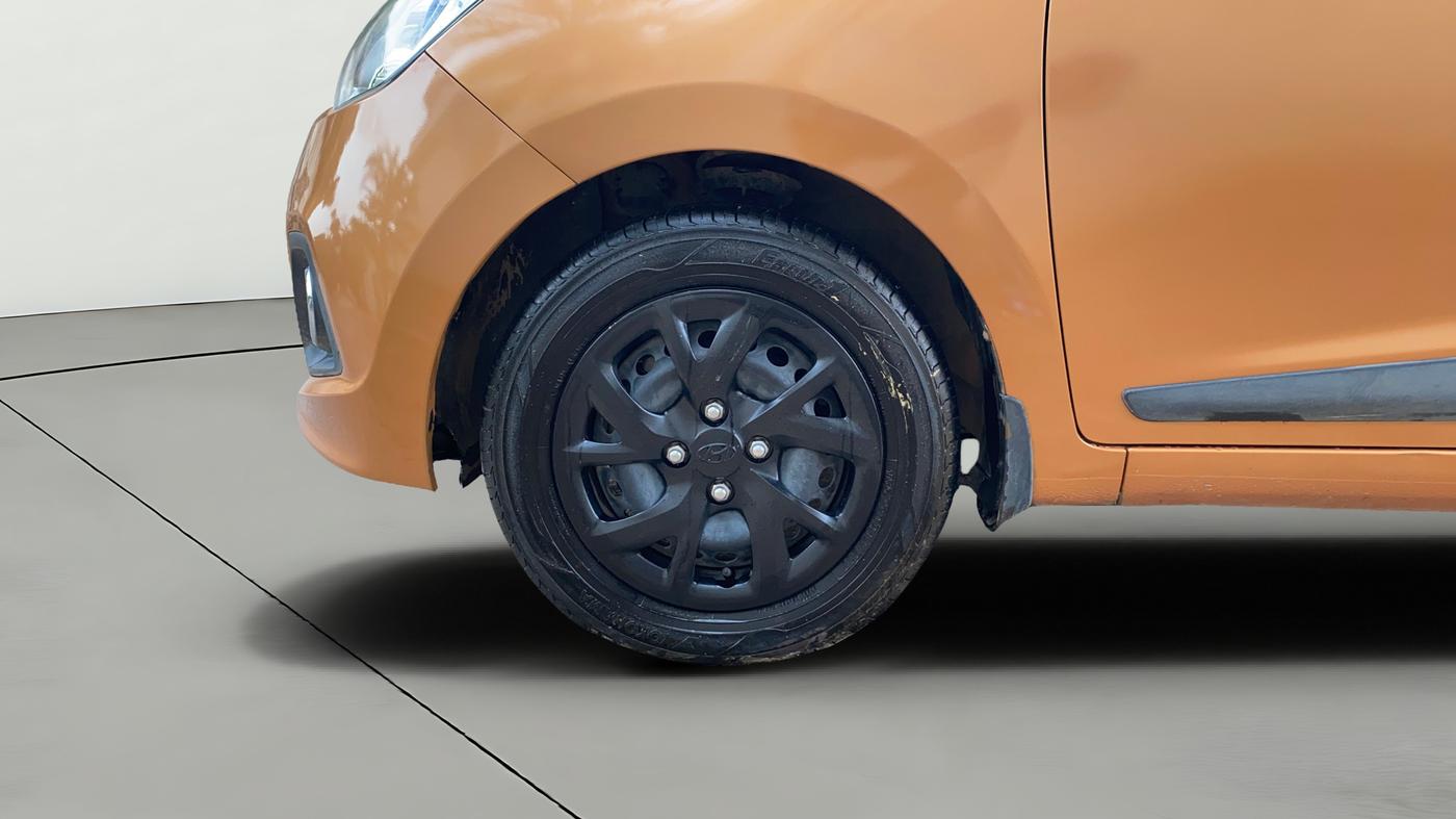2016 Hyundai Grand i10 SPORTZ 1.2 KAPPA VTVT, Petrol, Manual, 39,920 km, Left Front Wheel