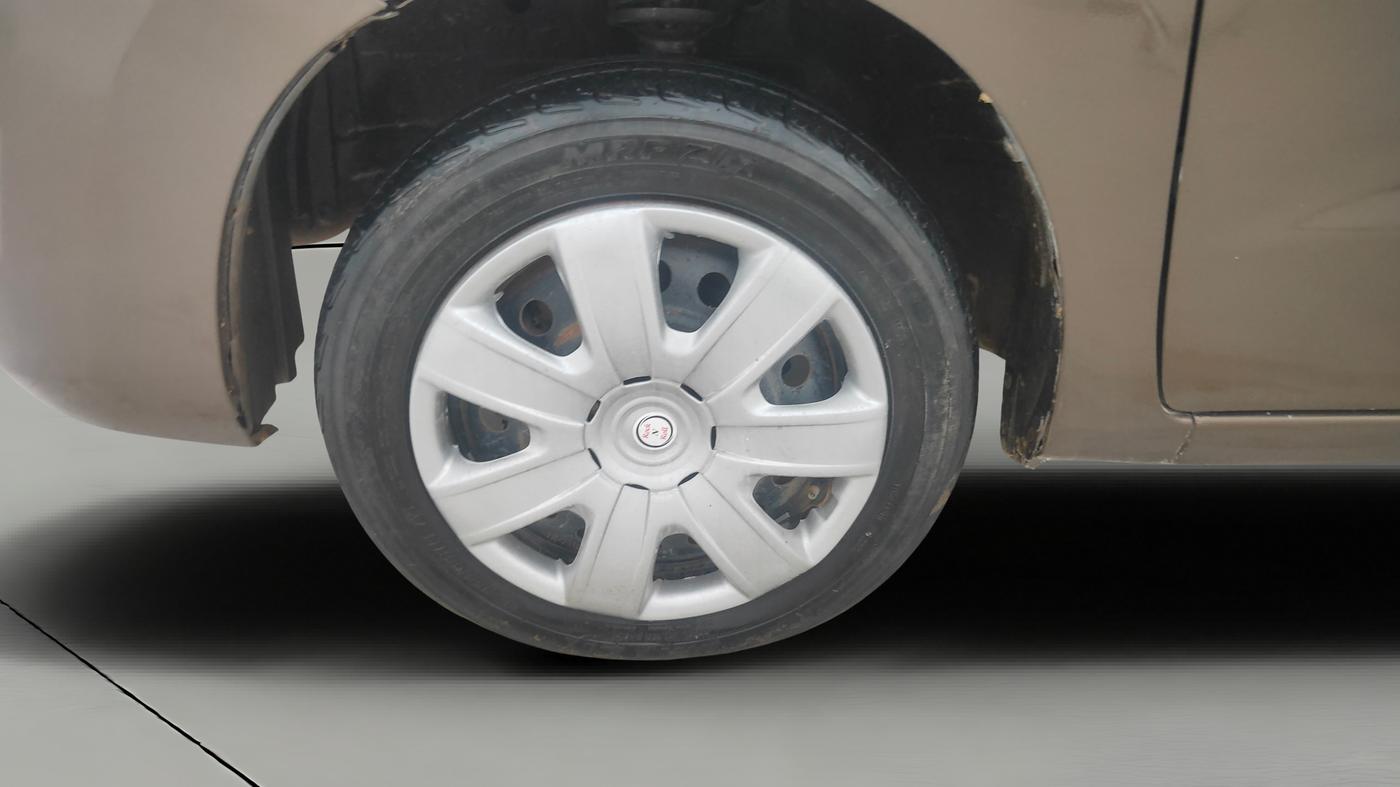 2013 Maruti Wagon R 1.0 VXI, Petrol, Manual, 1,37,945 km, Left Front Wheel