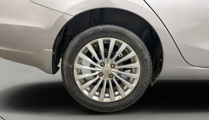 2017 Maruti Ciaz ALPHA DIESEL 1.3, Diesel, Manual, 60,478 km, Right Rear Wheel