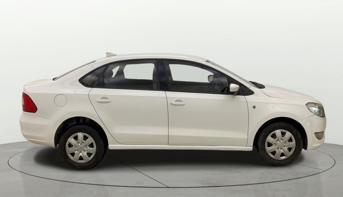 2014 Skoda Rapid 1.6 MPI AMBITION PLUS AT, Petrol, Automatic, 76,222 km, Right Side View
