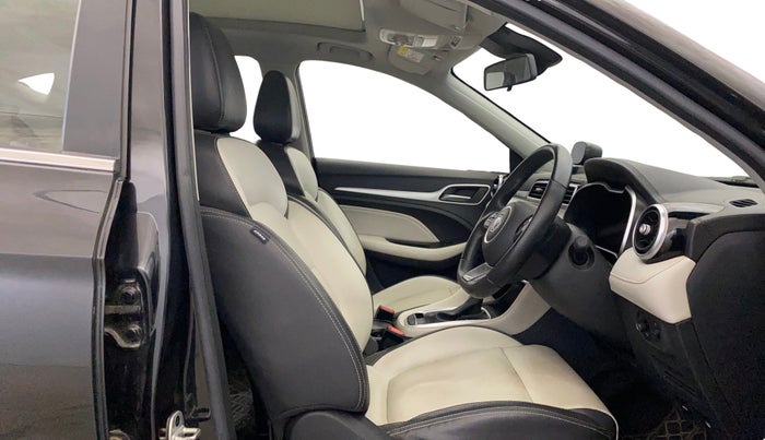 2022 MG ASTOR SHARP 1.5 CVT, Petrol, Automatic, 42,763 km, Right Side Front Door Cabin