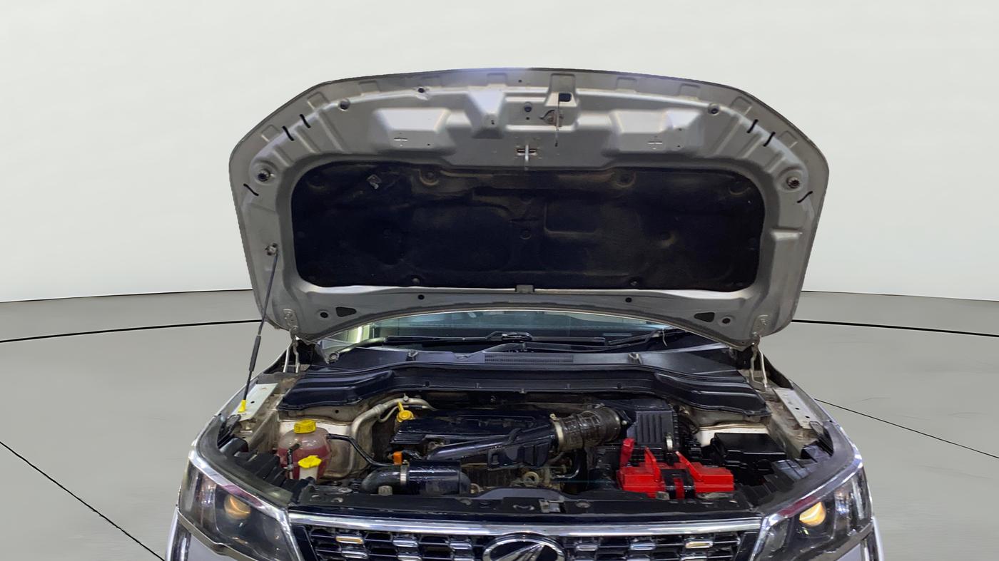 2019 Mahindra XUV300 W8 (O) 1.2 PETROL, Petrol, Manual, 80,379 km, Open Bonet