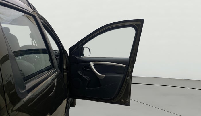 2020 Renault Duster RXS 1.3 TURBO PETROL CVT, Petrol, Automatic, 58,317 km, RHS Front Door