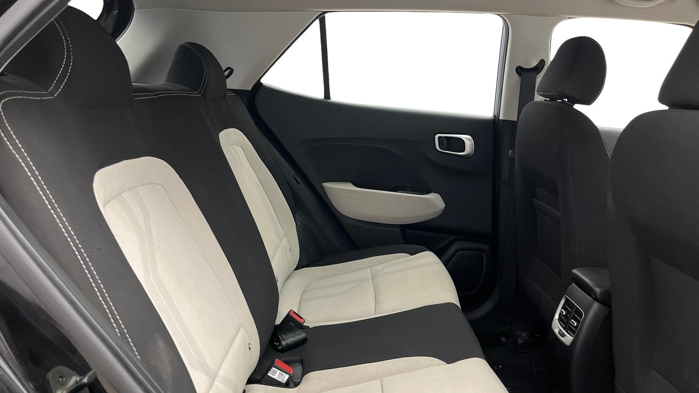 2022 Hyundai VENUE S 1.2, Petrol, Manual, 32,325 km, Right Side Rear Door Cabin