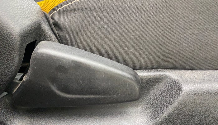 2023 Renault Kwid CLIMBER MT 1.0, Petrol, Manual, 25,590 km, Driver Side Adjustment Panel