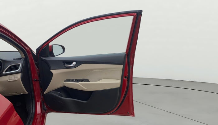 2018 Hyundai Verna 1.6 VTVT SX, Petrol, Manual, 31,578 km, RHS Front Door