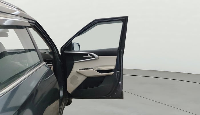 2022 KIA CARENS PRESTIGE PLUS 1.4 PETROL 7 STR, Petrol, Manual, 1,21,761 km, RHS Front Door