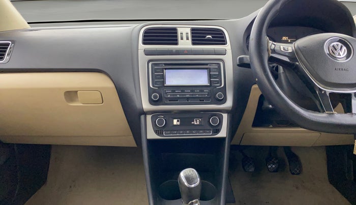 2014 Volkswagen Polo HIGHLINE1.2L, Petrol, Manual, 1,12,625 km, Air Conditioner