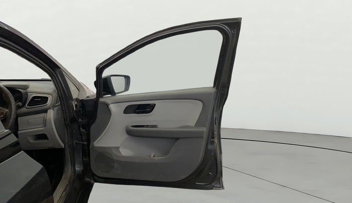 2020 Tata ALTROZ XE PLUS PETROL, Petrol, Manual, 75,153 km, RHS Front Door