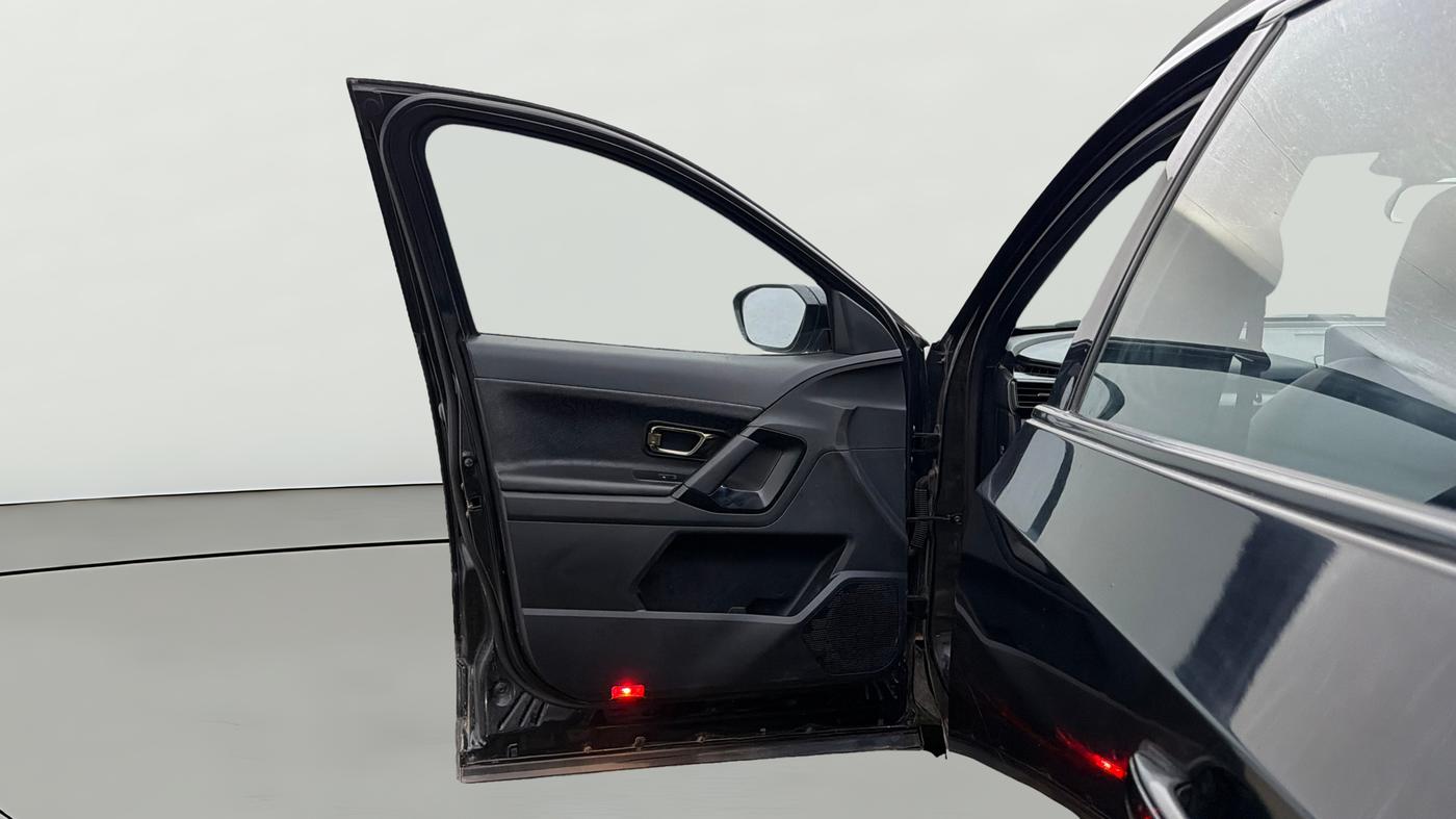 2024 Tata Harrier ADVENTURE PLUS DARK EDITION AT, Diesel, Automatic, 40,732 km, LHS Front Door