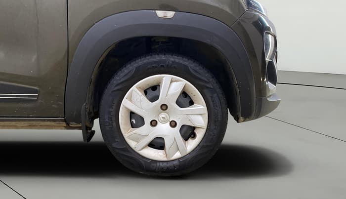 2022 Renault Kwid RXT 1.0 AMT, Petrol, Automatic, 25,832 km, Right Front Wheel