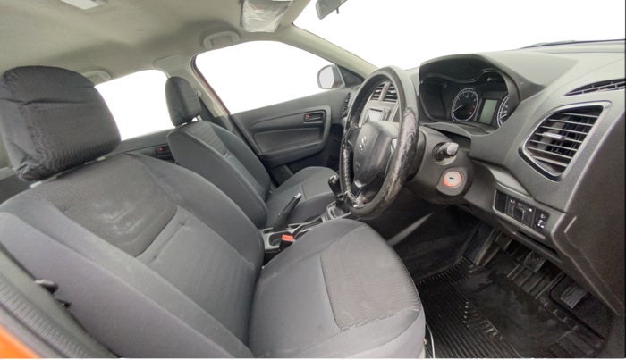 2020 Maruti Vitara Brezza LXI, Petrol, Manual, 68,746 km, Right Side Front Door Cabin