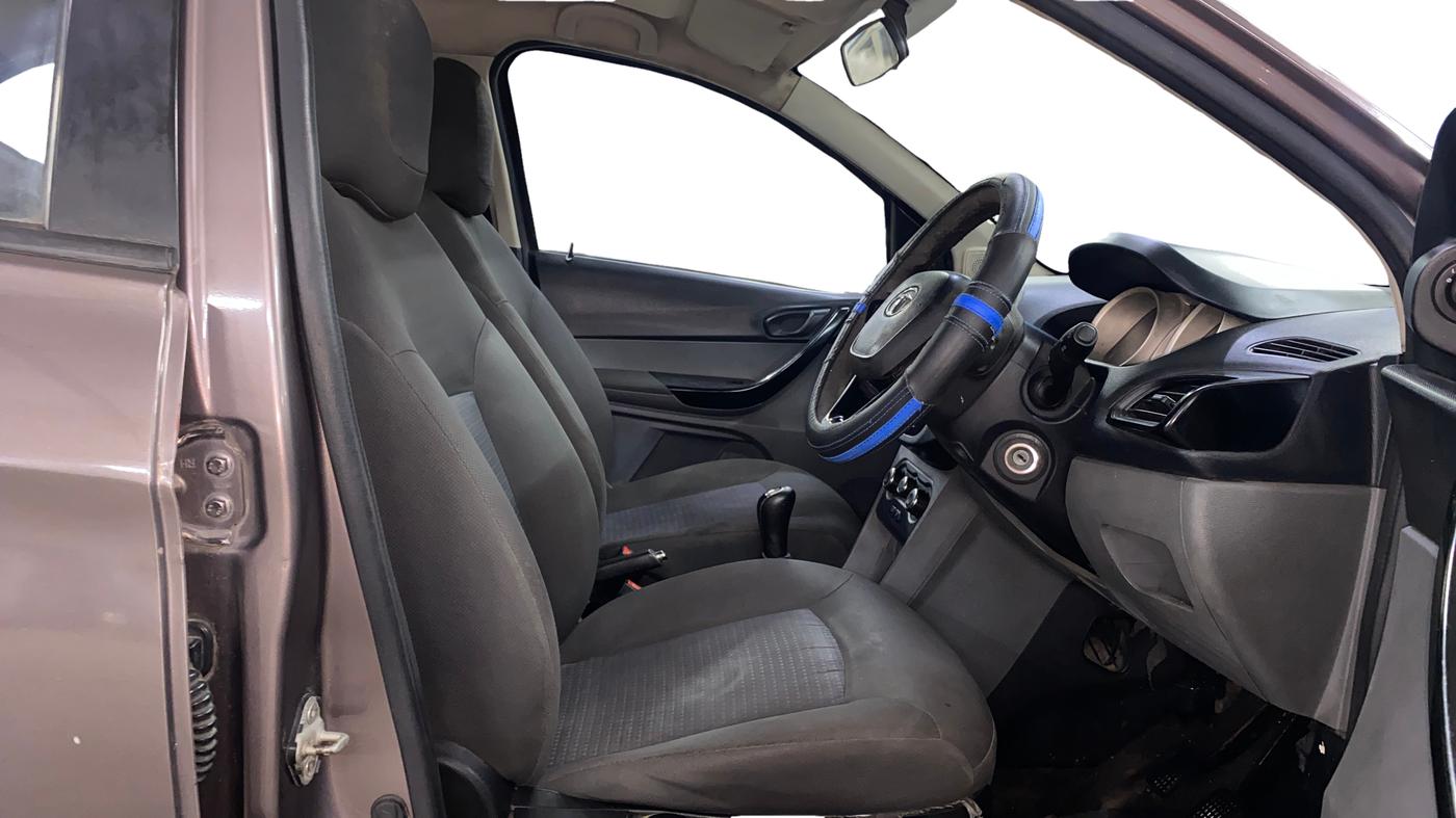 2017 Tata TIGOR XT DIESEL, Diesel, Manual, 95,911 km, Right Side Front Door Cabin