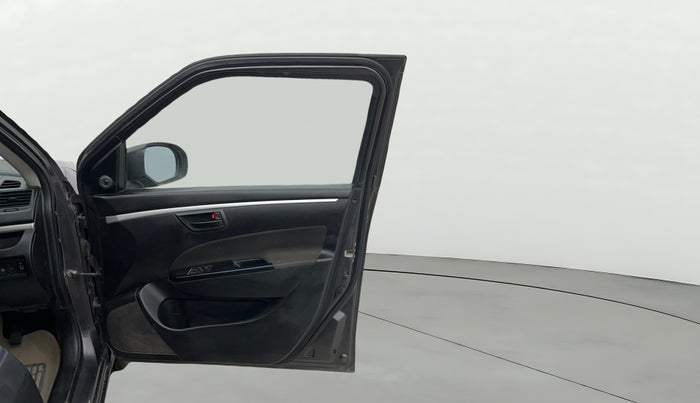 2017 Maruti Swift LXI (O), CNG, Manual, 55,843 km, RHS Front Door