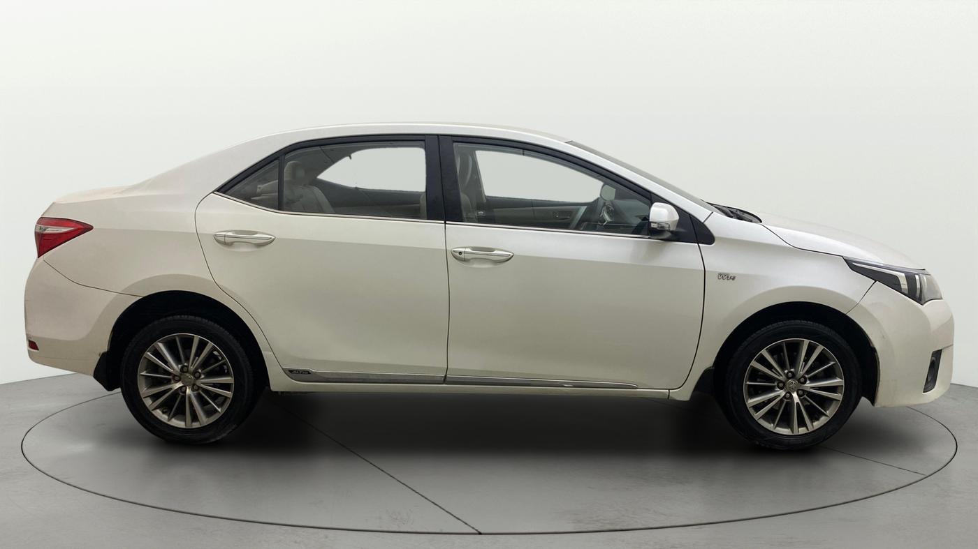 2015 Toyota Corolla Altis G PETROL, Petrol, Manual, 75,370 km, Right Side View