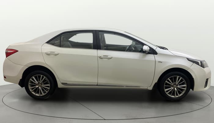 2015 Toyota Corolla Altis G PETROL, Petrol, Manual, 75,370 km, Right Side View