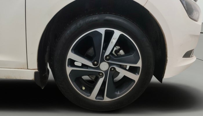 2023 Tata ALTROZ XZ PLUS O SUNROOF CNG, CNG, Manual, 19,101 km, Right Front Wheel