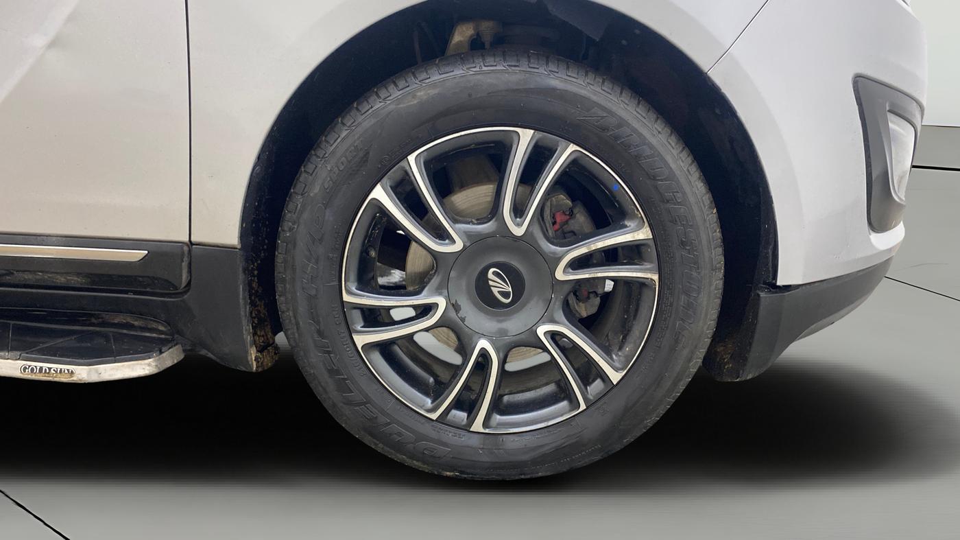 2018 Mahindra MARAZZO M8 7 STR, Diesel, Manual, 1,16,231 km, Right Front Wheel