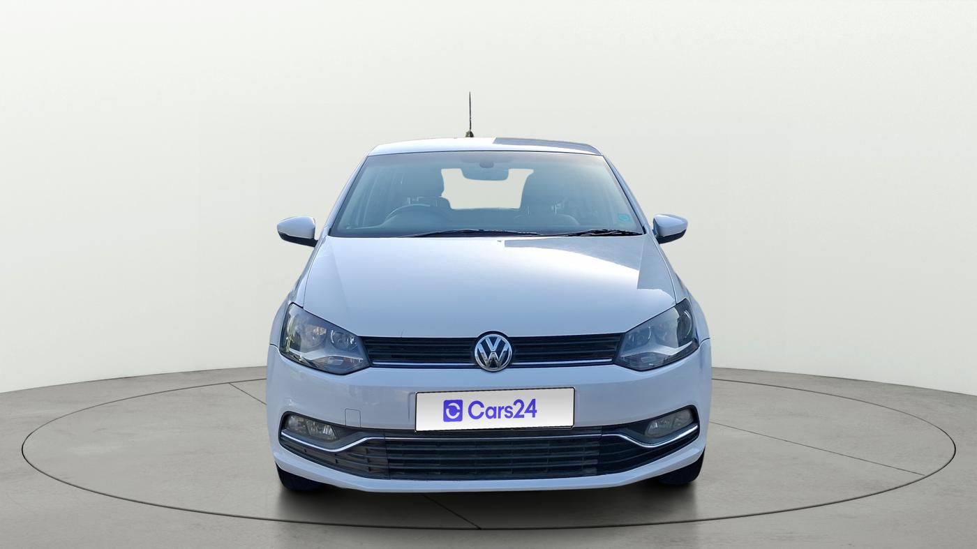 2016 Volkswagen Polo HIGHLINE1.2L, Petrol, Manual, 1,07,443 km, Front