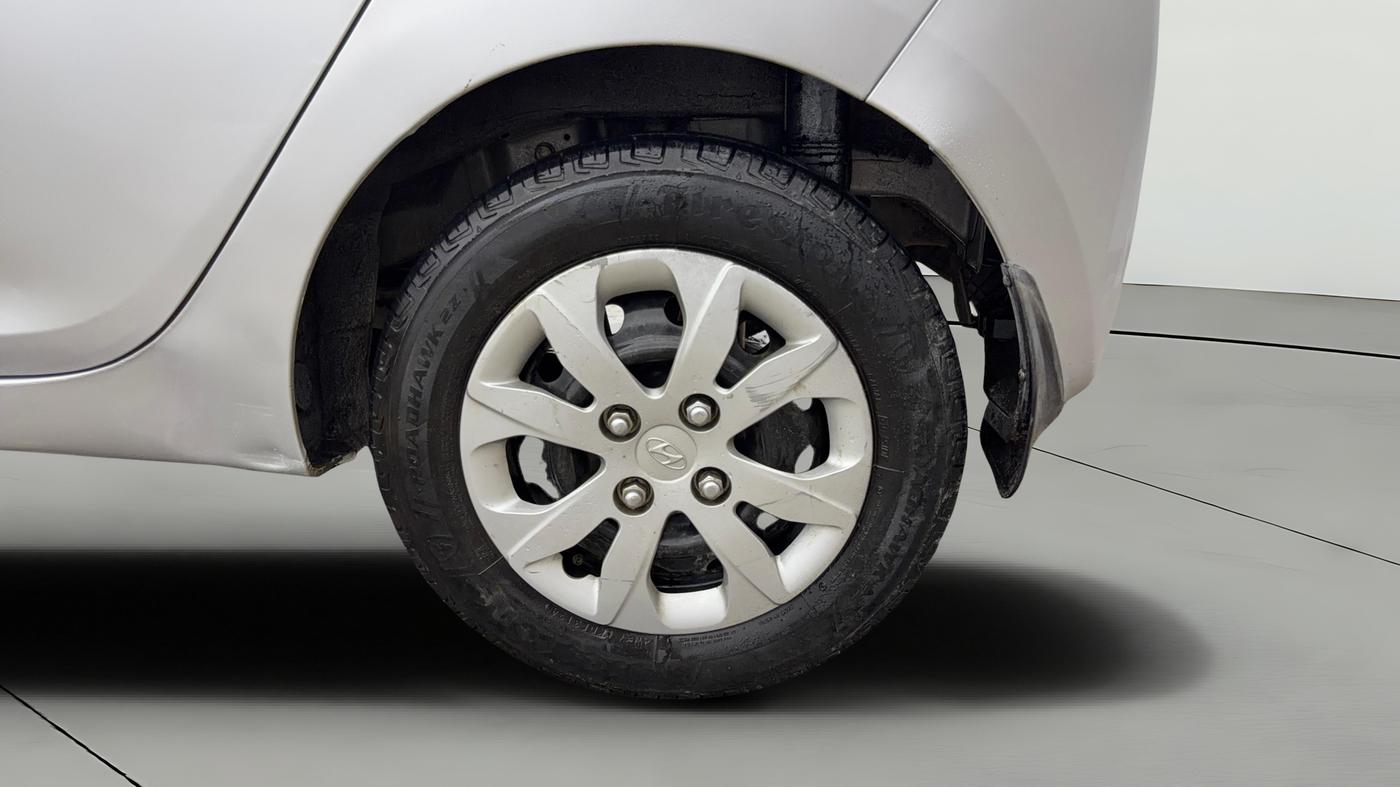 2015 Hyundai Eon MAGNA +, Petrol, Manual, 43,518 km, Left Rear Wheel