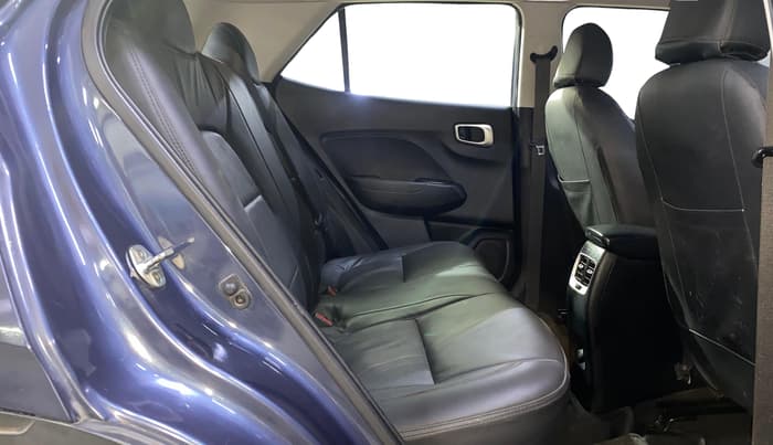 2020 Hyundai VENUE S 1.2, Petrol, Manual, 66,877 km, Right Side Rear Door Cabin