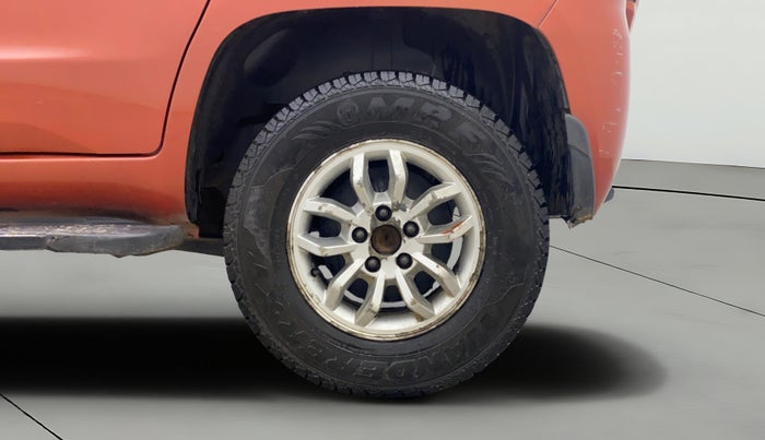 2016 Mahindra TUV300 T8, Diesel, Manual, 1,39,938 km, Left Rear Wheel