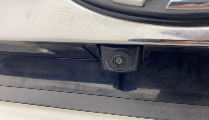 2022 Mahindra XUV300 W8 (O) 1.5 DIESEL, Diesel, Manual, 23,722 km, Parking Camera