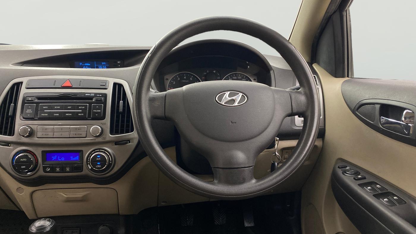 2014 Hyundai Elite i20 MAGNA 1.2, Petrol, Manual, 63,396 km, Steering Wheel Close Up