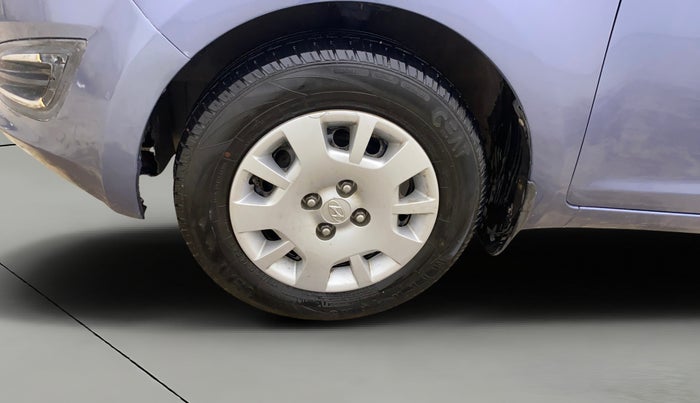 2013 Hyundai i20 MAGNA (O) 1.2, Petrol, Manual, 57,185 km, Left Front Wheel