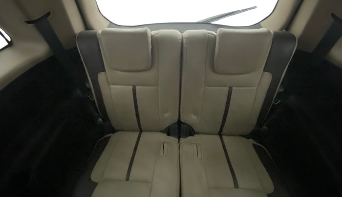 2014 Mahindra XUV500 W6, Diesel, Manual, 1,08,943 km, Third Seat Row ( optional )