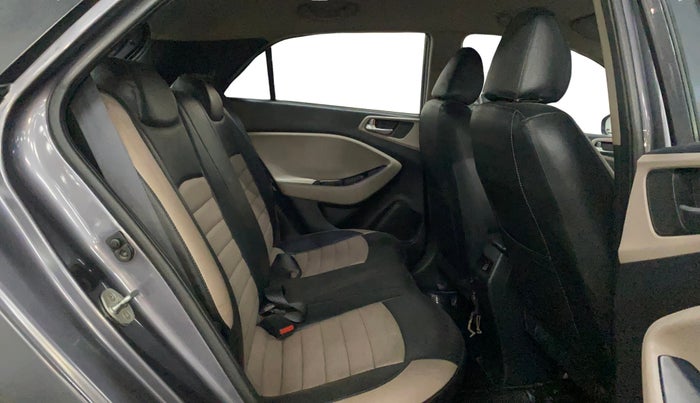 2014 Hyundai Elite i20 SPORTZ 1.2 (O), Petrol, Manual, 78,091 km, Right Side Rear Door Cabin