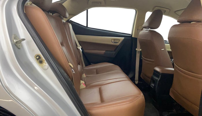 2017 Toyota Corolla Altis GL PETROL, Petrol, Manual, 78,724 km, Right Side Rear Door Cabin