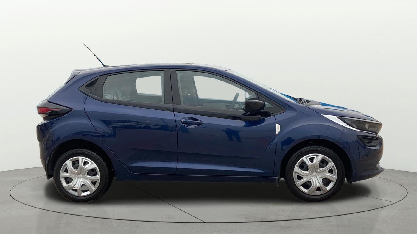 2024 Tata ALTROZ XM PLUS PETROL, Petrol, Manual, 8,236 km, Right Side View