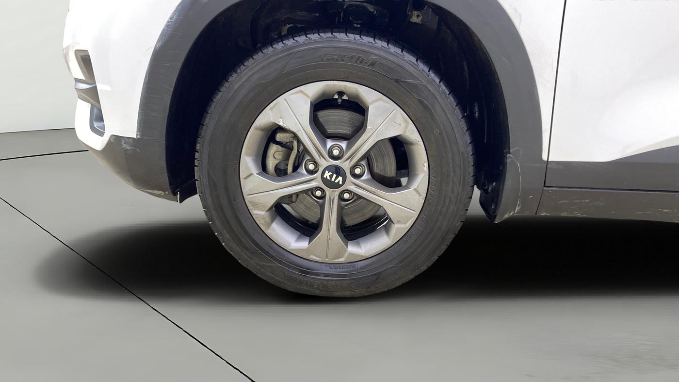 2020 KIA SELTOS HTK PLUS 1.5, Petrol, Manual, 1,05,334 km, Left Front Wheel