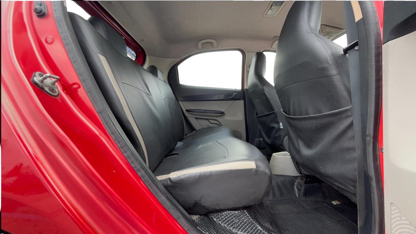 2018 Tata Tiago XT PETROL, Petrol, Manual, 66,030 km, Right Side Rear Door Cabin