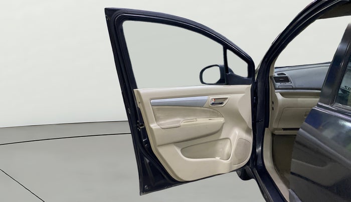 2015 Maruti Ertiga VDI SHVS, Diesel, Manual, 94,919 km, LHS Front Door