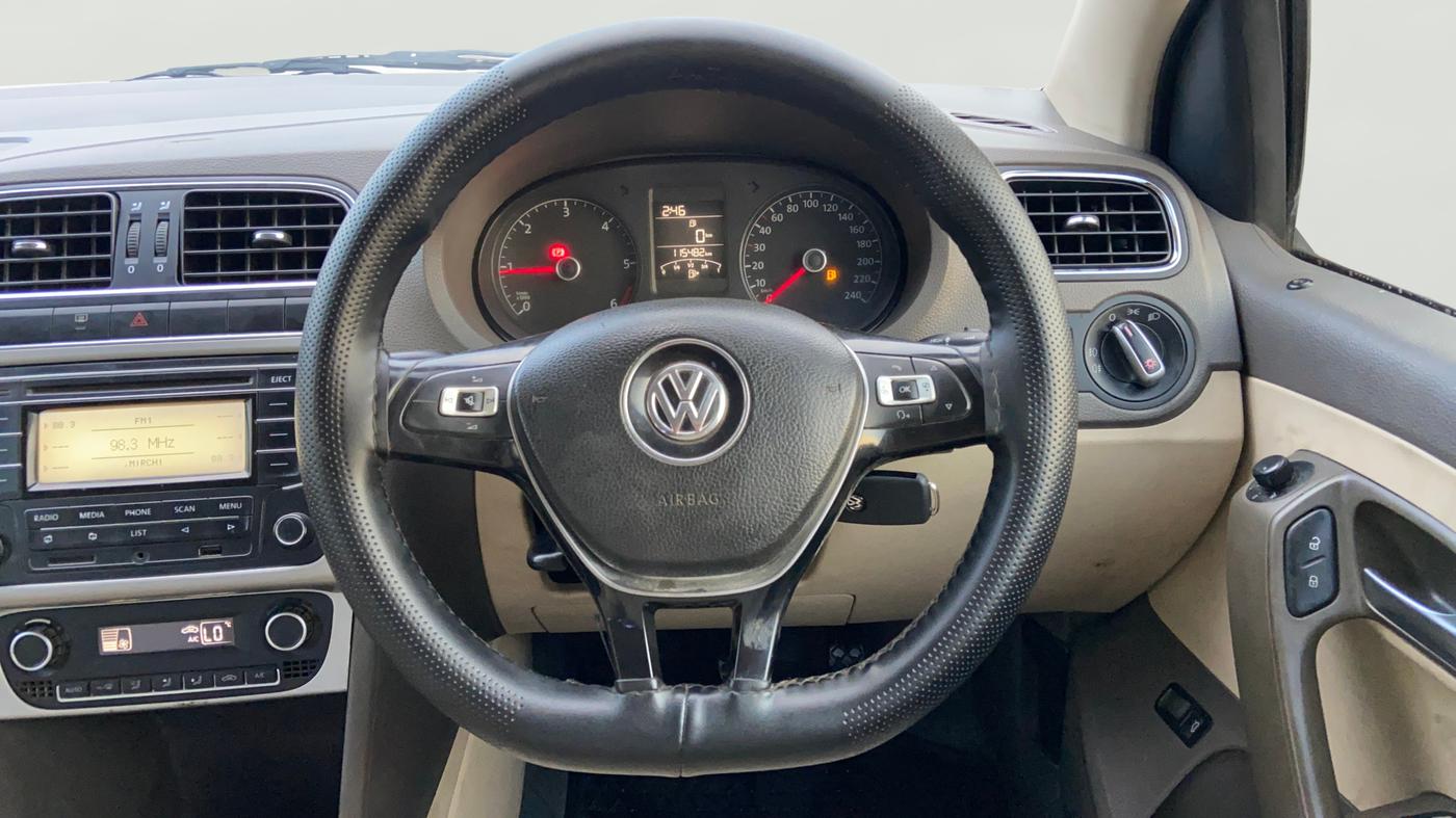2015 Volkswagen Vento HIGHLINE DIESEL 1.5, Diesel, Manual, 1,15,467 km, Steering Wheel Close Up