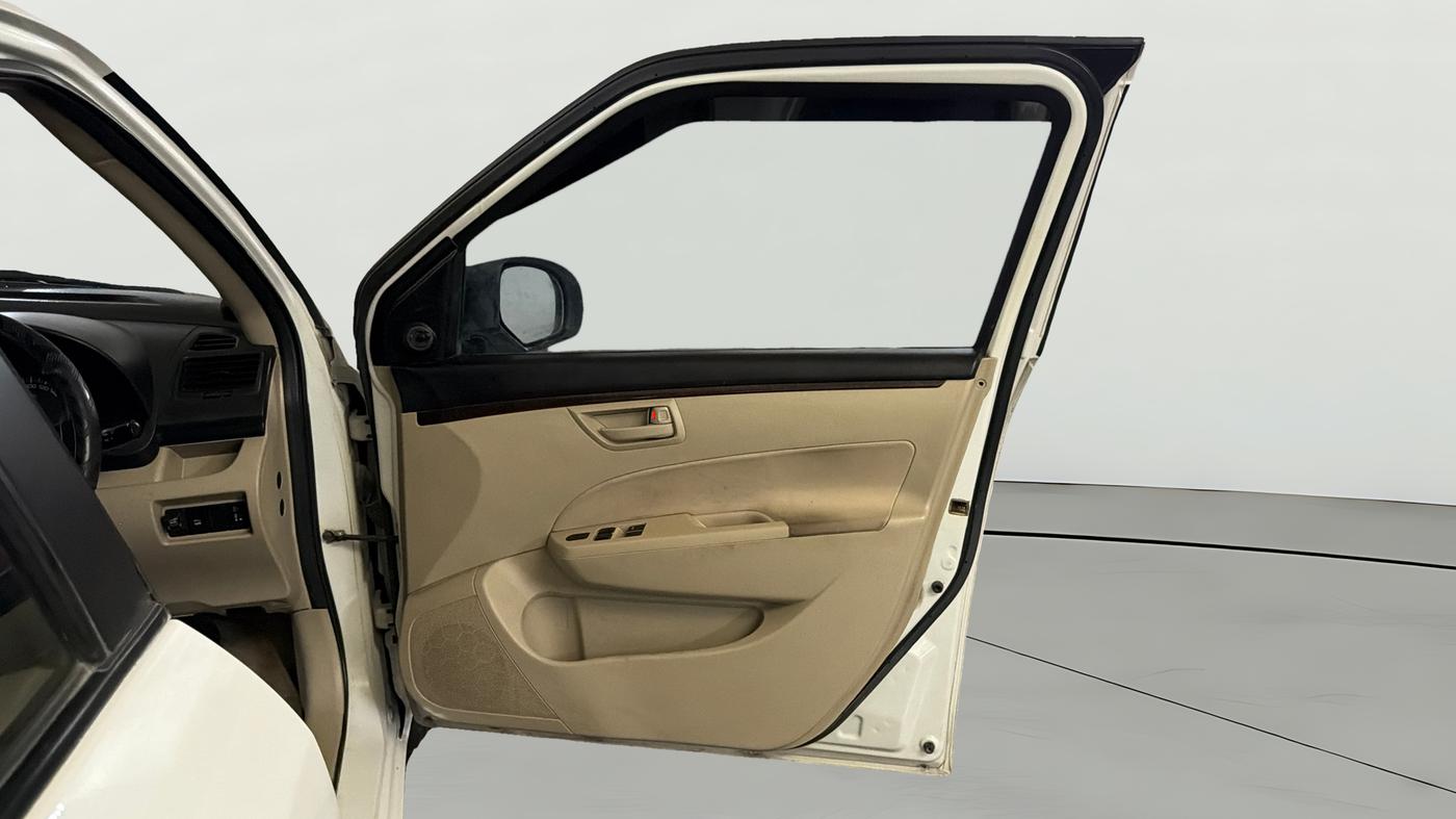 2015 Maruti Swift Dzire LXI (O), CNG, Manual, 72,280 km, RHS Front Door