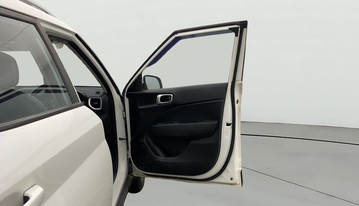 2022 Hyundai VENUE SX 1.0 TURBO, Petrol, Manual, 30,189 km, RHS Front Door