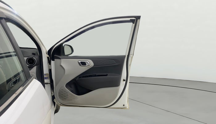 2020 Hyundai GRAND I10 NIOS SPORTZ 1.2 KAPPA VTVT CNG, CNG, Manual, 69,942 km, RHS Front Door