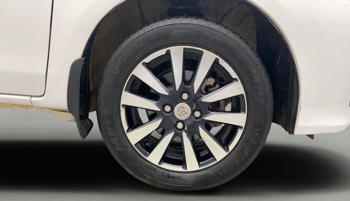 2019 Toyota Etios Liva V DUAL TONE, Petrol, Manual, 35,718 km, Right Front Wheel