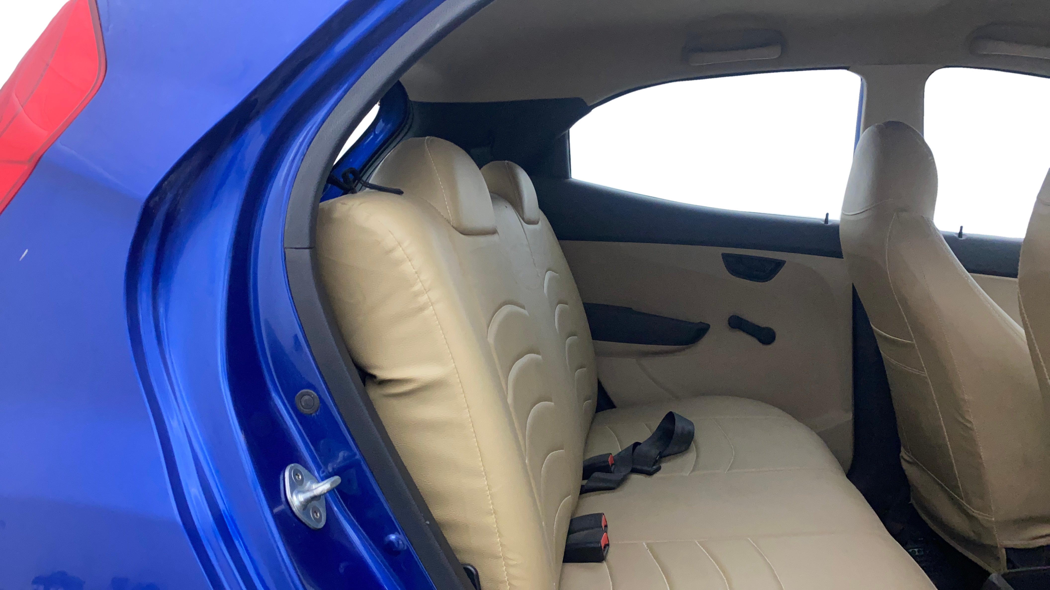 camera-Right-Side-Rear-Door-Cabin