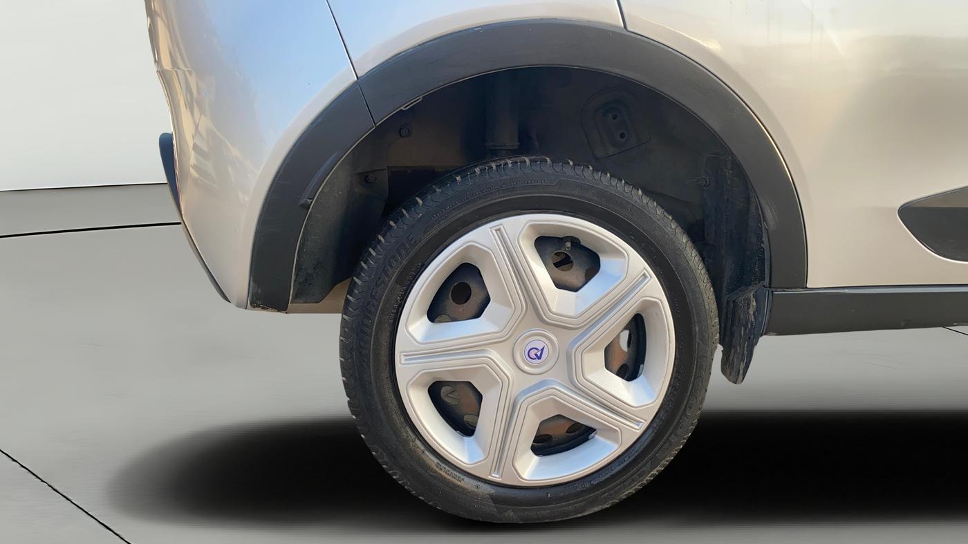 2019 Tata NEXON XM PETROL, Petrol, Manual, 1,11,783 km, Right Rear Wheel