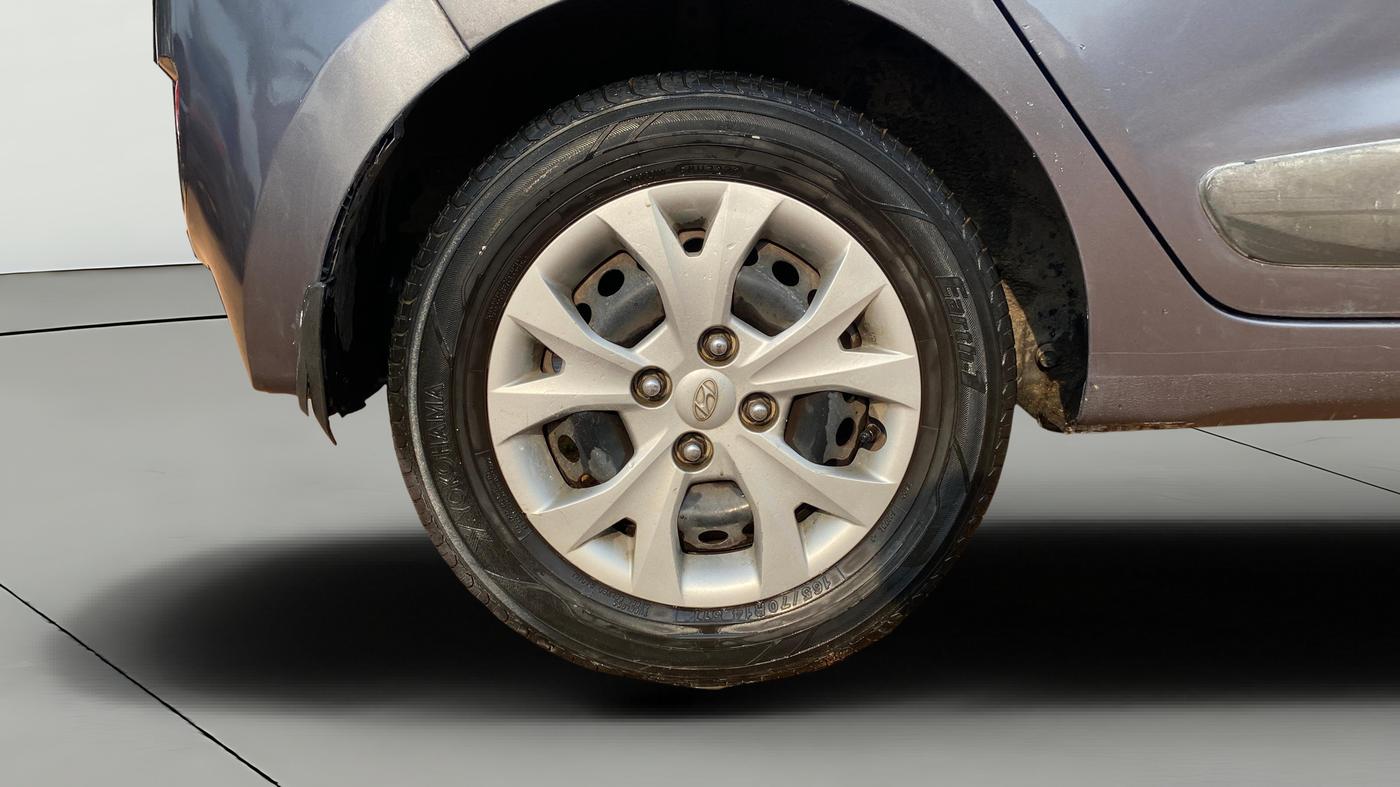 2015 Hyundai Grand i10 SPORTZ 1.2 KAPPA VTVT, Petrol, Manual, 63,129 km, Right Rear Wheel