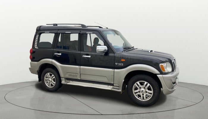 2013 Mahindra Scorpio VLX 2WD AIRBAG, Diesel, Manual, 1,44,881 km, SRP