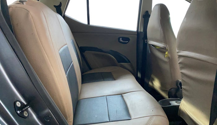 2013 Hyundai i10 MAGNA 1.1, CNG, Manual, 72,252 km, Right Side Rear Door Cabin