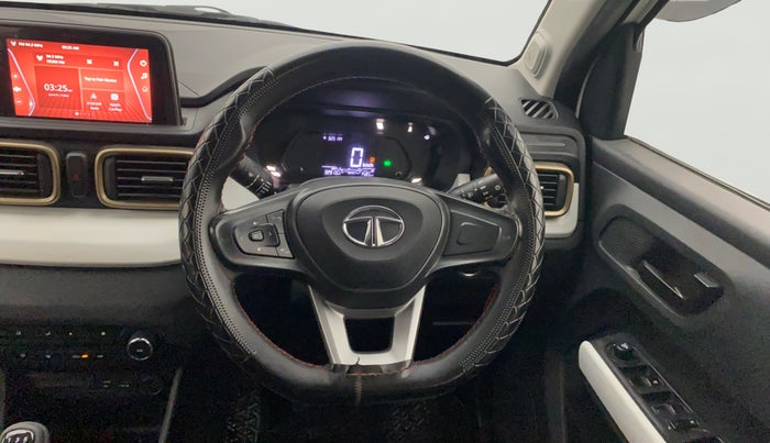 2023 Tata PUNCH ACCOMPLISHED DAZZLE SUNROOF CNG MT, CNG, Manual, 32,902 km, Steering Wheel Close Up