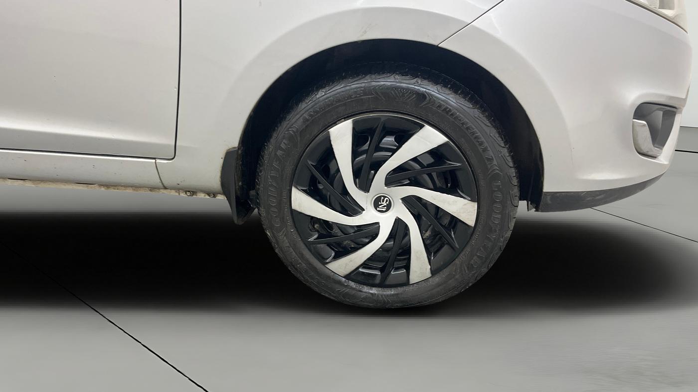 2015 Tata Zest XM PETROL, CNG, Manual, 79,089 km, Right Front Wheel