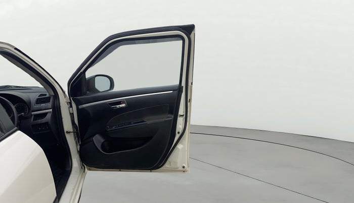 2014 Maruti Swift VXI, Petrol, Manual, 76,015 km, RHS Front Door